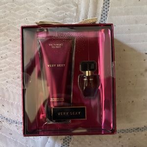 Very sexy lotion and eau de parfum